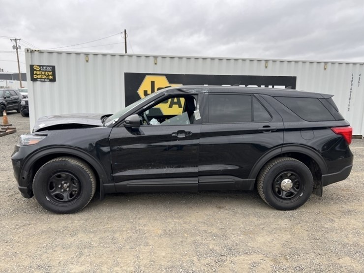 2020-ford-explorer-image-7