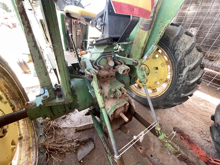 john-deere-2940-image-6