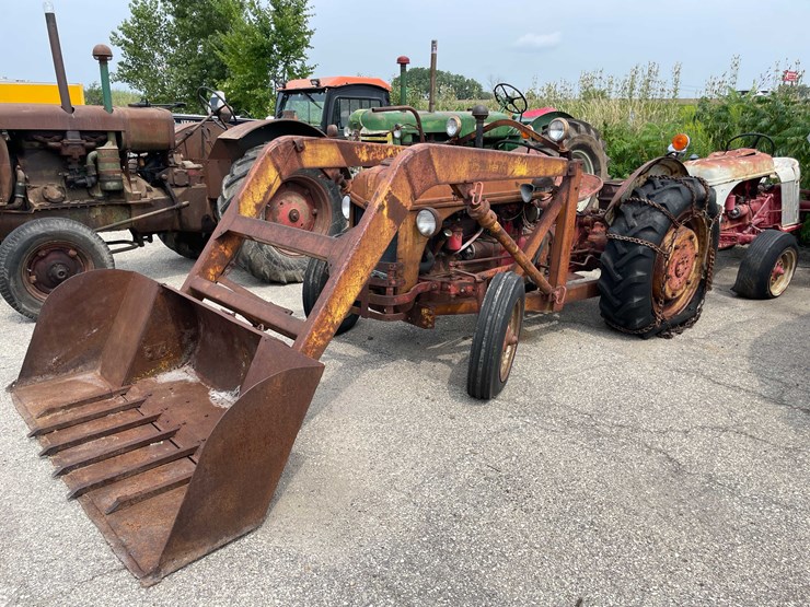 ford-tractor-image-1
