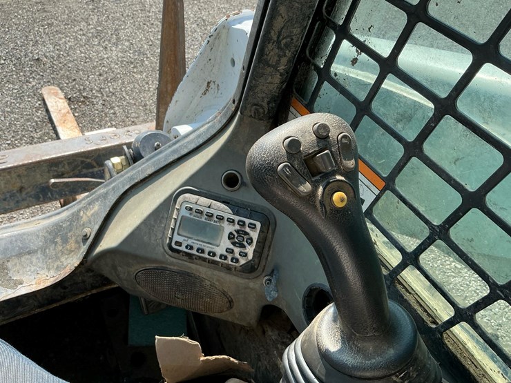 2015-bobcat-t770-image-44