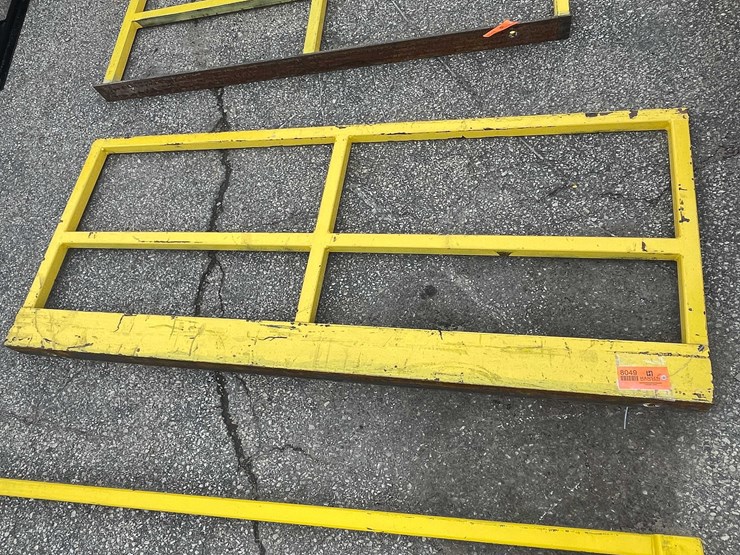 #8049-•-heavy-duty-safety-guardrail-(o9)-image-1