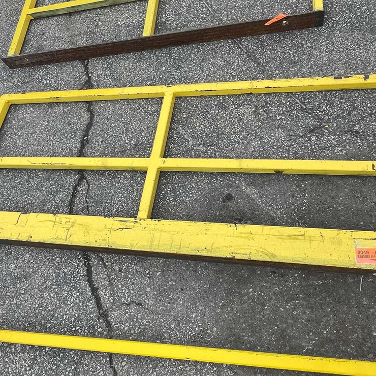 #8049 • Heavy Duty Safety Guardrail (O9)