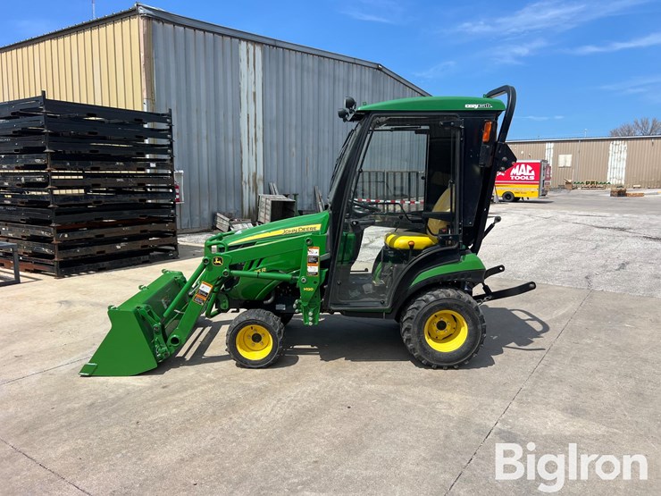 2015-john-deere-1025r-image-8
