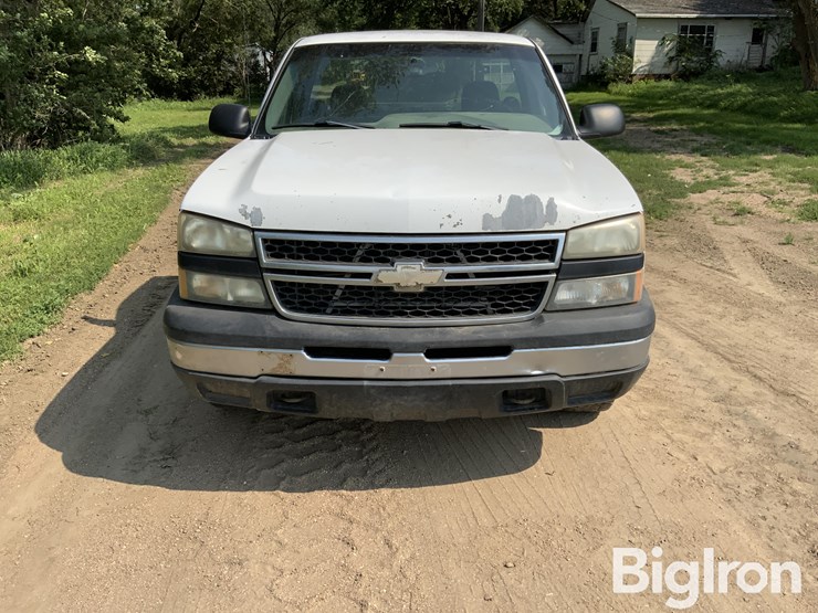 2006-chevrolet-1500-image-2