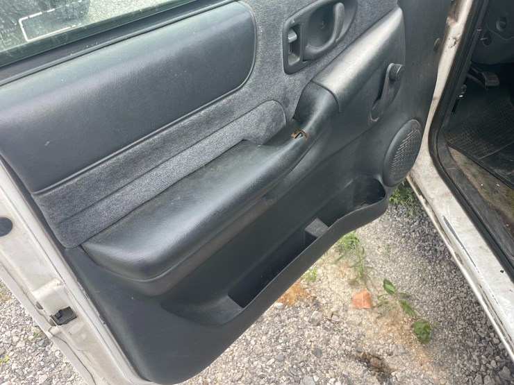 1998-chevrolet-s10-image-17