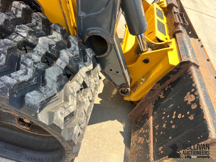 2018-deere-331g-image-17