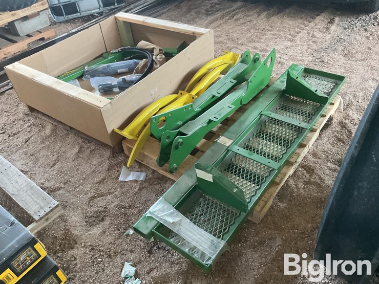 john-deere-148-image-13