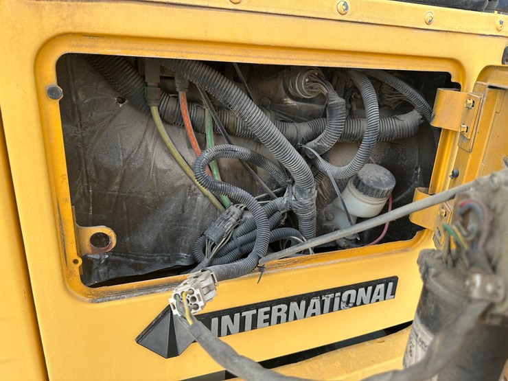 2001-international-2001-image-41
