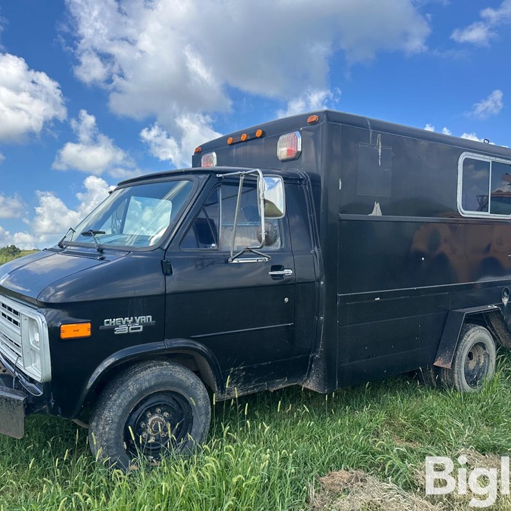 1986 CHEVROLET G30