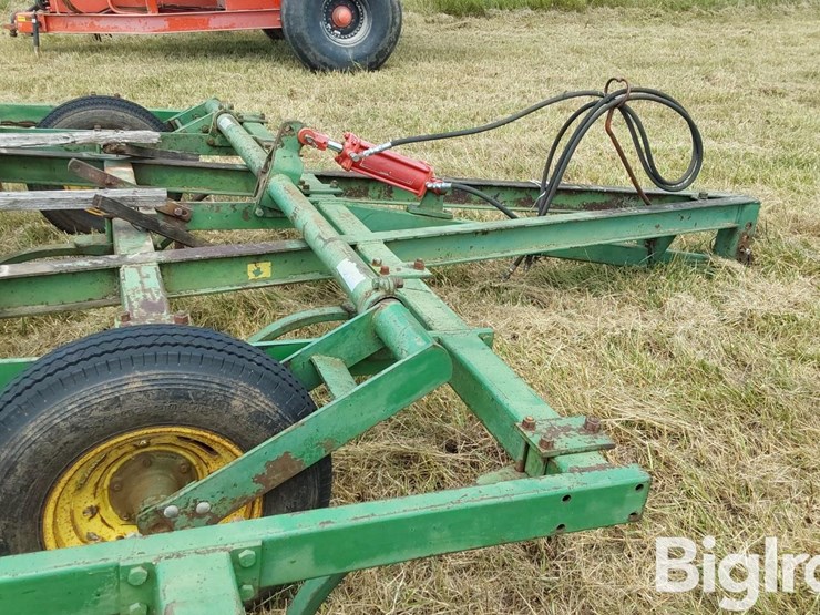 john-deere-100-image-15