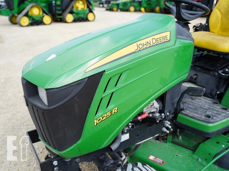 2019-john-deere-1025r-image-11