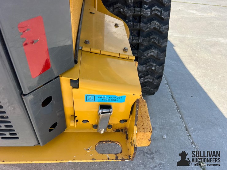 2018-deere-331g-image-11
