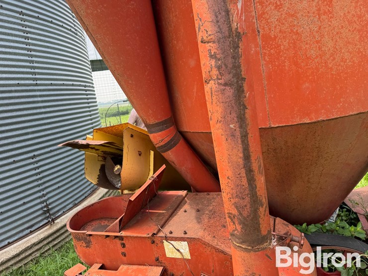 new-holland-354-image-13