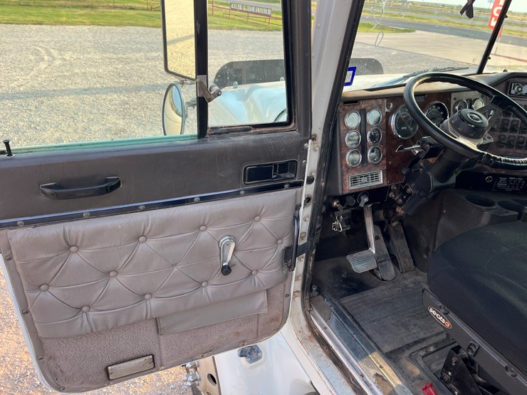 1998-cummins-m11-image-16