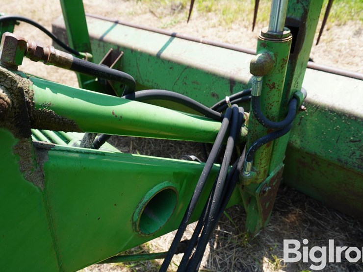 john-deere-148-image-14