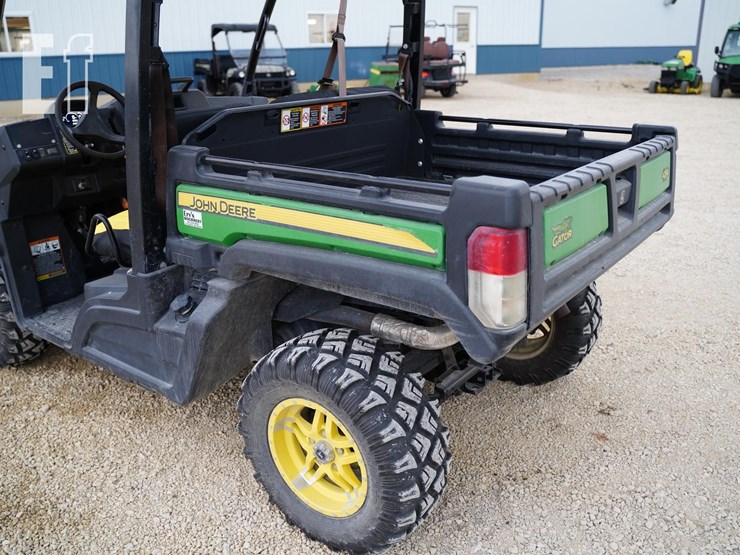2019-john-deere-gator-xuv-835m-image-22