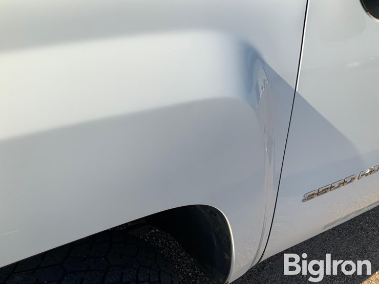 2013-chevrolet-3500hd-image-9