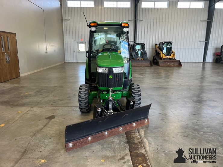 2021-john-deere-3046r-image-2