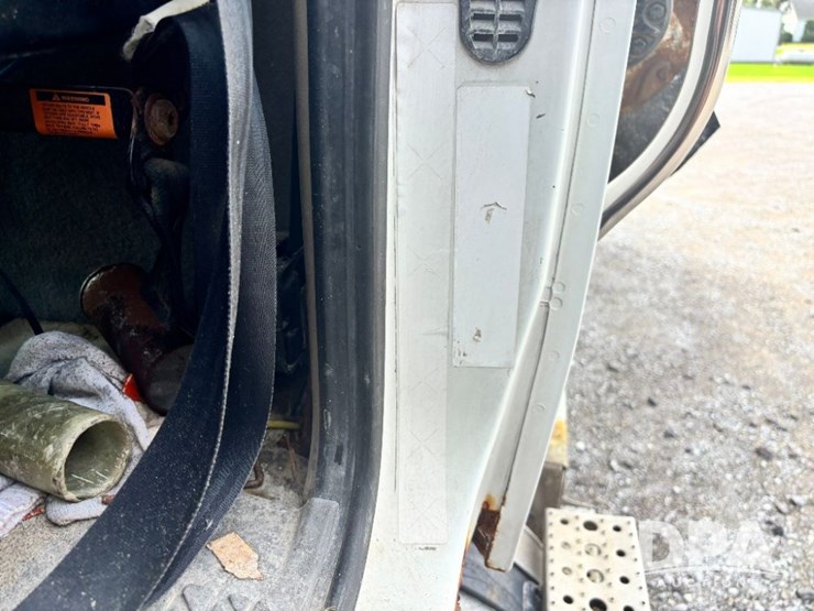2005-sterling-dry-tender-truck-(gp11242,-unit-111565)-image-98