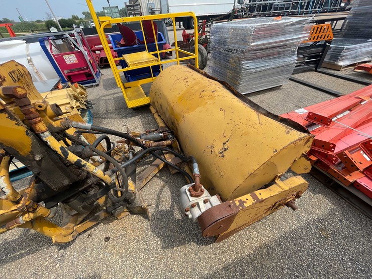 #8021-•-construction-sweeper-(o12)-image-5