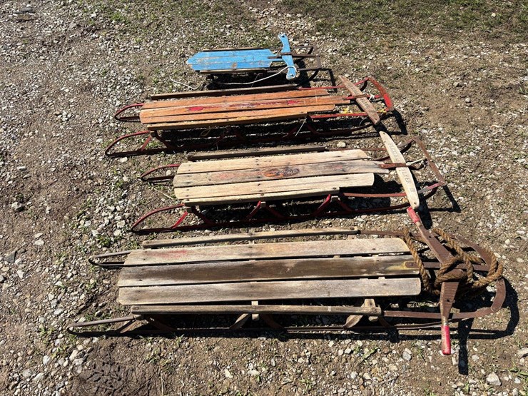 (4)-sleds-image-3