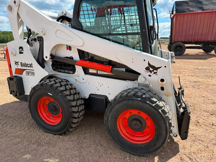 2018-bobcat-s770-image-21