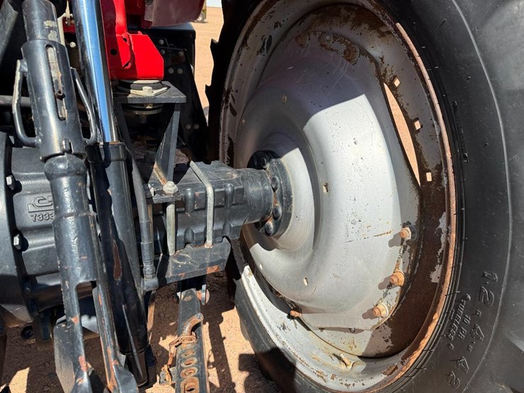 2016-case-ih-farmall-130a-image-27