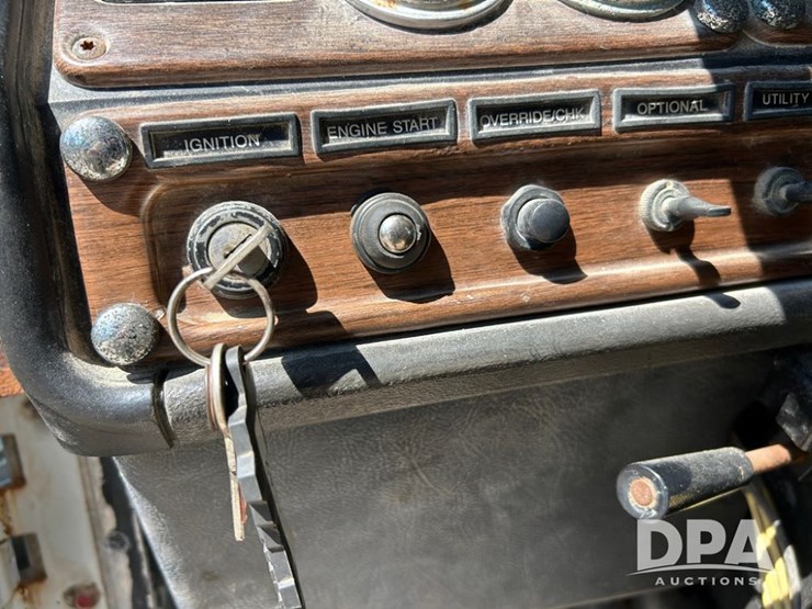 1995-freightliner-dry-tender-truck-(cp0609,-unit-2142)-image-53
