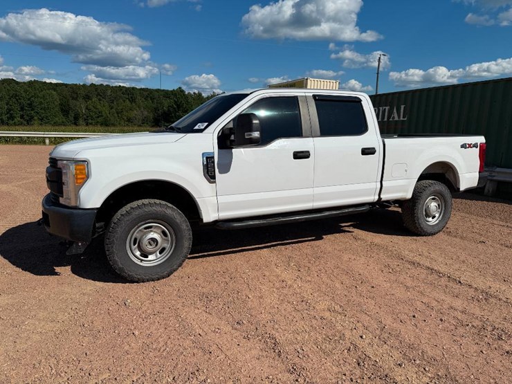 2017-ford-f250-xl-image-1