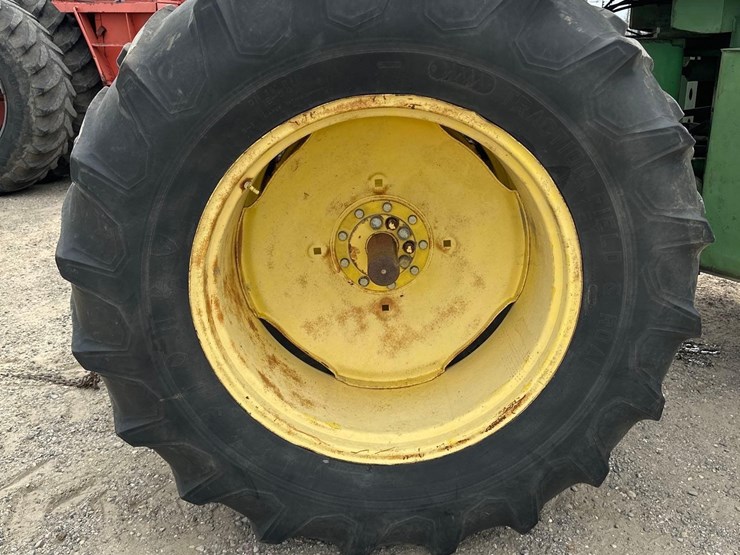 john-deere-7520-image-5