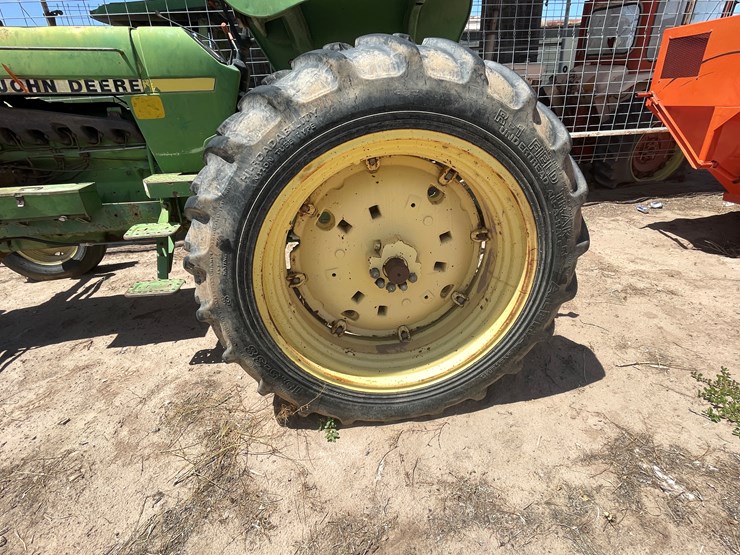 john-deere-2940-image-13