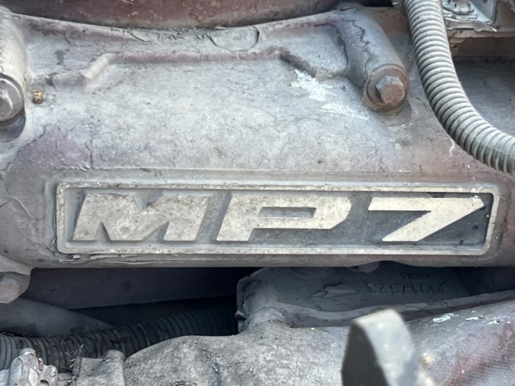 2015-mack-leu612-image-32