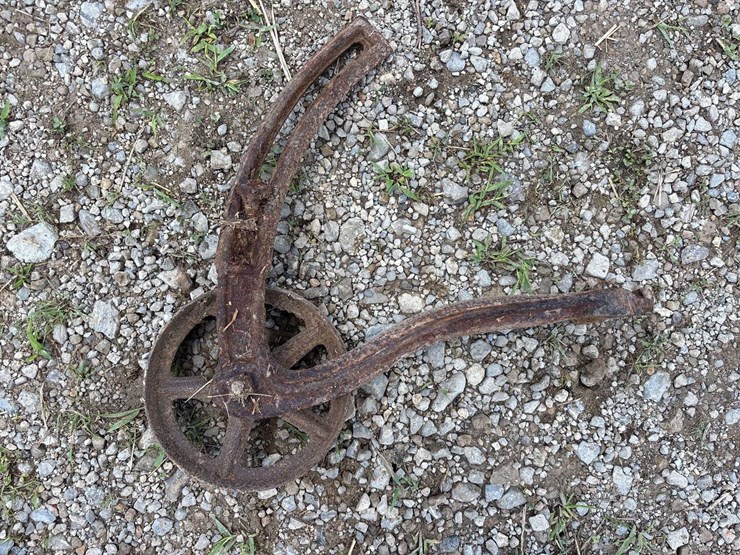 oliver-10”-walking-plow-image-21
