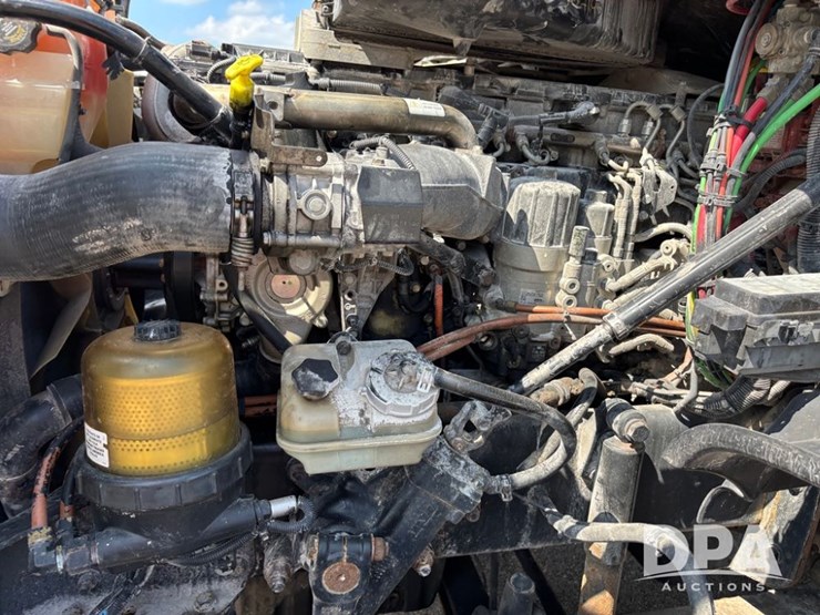 2013-freightliner-truck-(dr11874-unit-771)-image-26