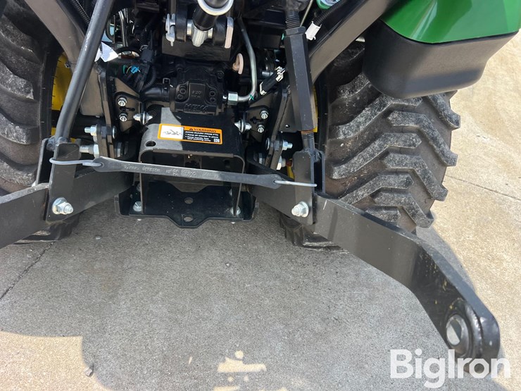 2018-john-deere-1025r-image-17