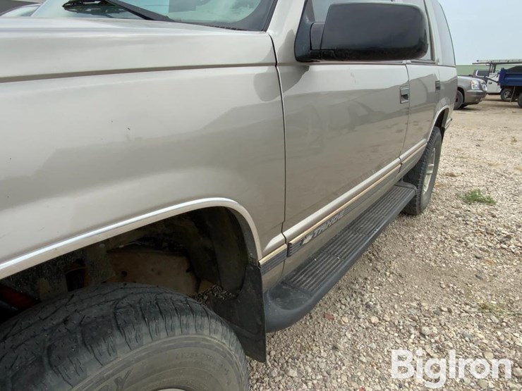 1999-chevrolet-tahoe-image-11