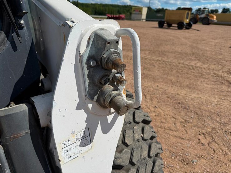 2018-bobcat-s770-image-17