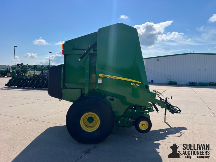 2023-john-deere-560m-image-4