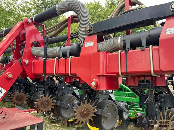 case-ih-1200-image-17