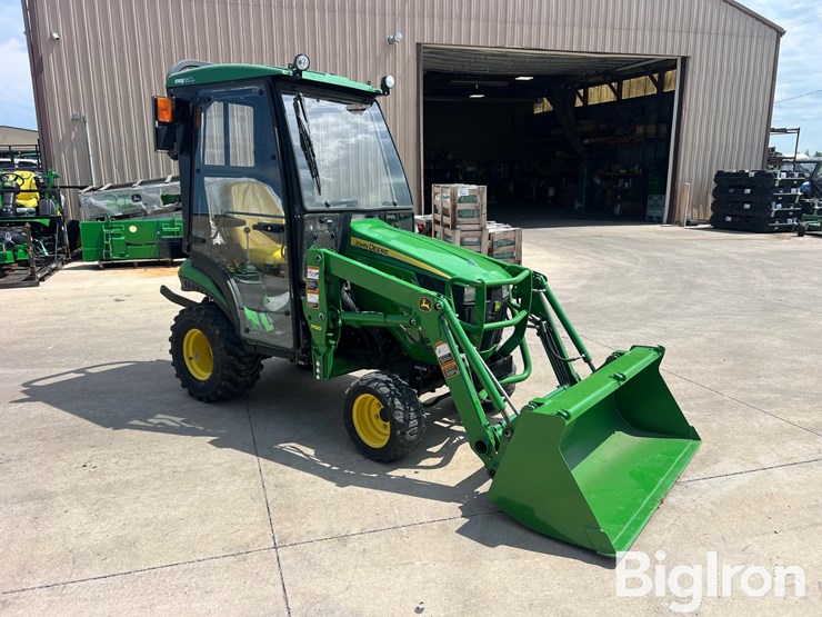 2015-john-deere-1025r-image-3