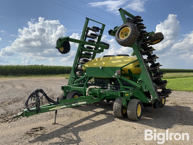 2005-john-deere-1690-ccs-image-1