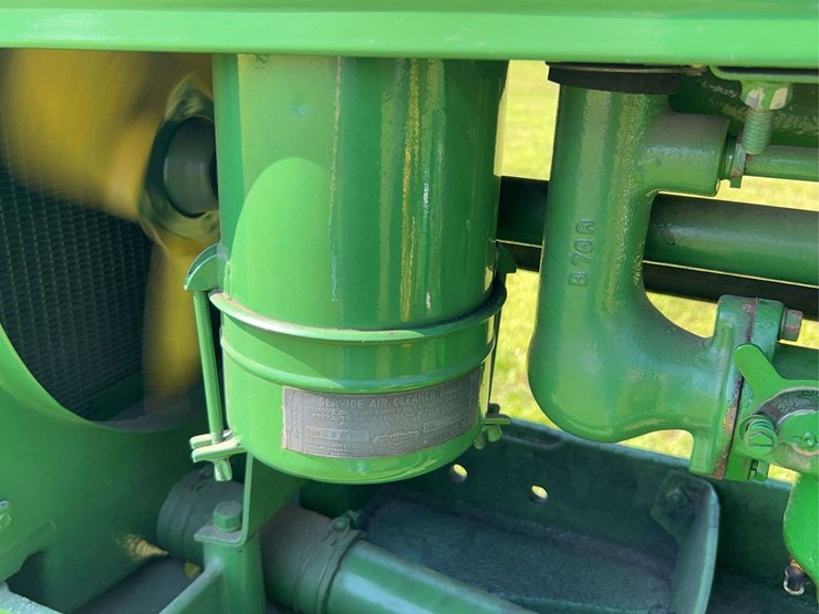 john-deere-model-b-image-68