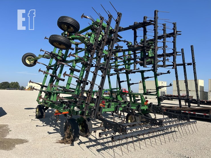 2004-john-deere-2210-image-9