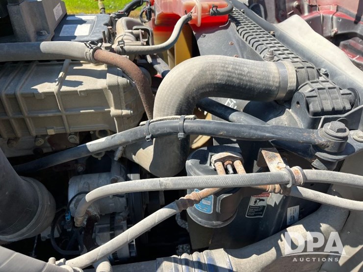 2013-freightliner-cascadia-day-cab-truck-(jn2570,-unit-4038)-image-86