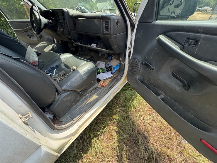 2006-chevrolet-silverado-image-19