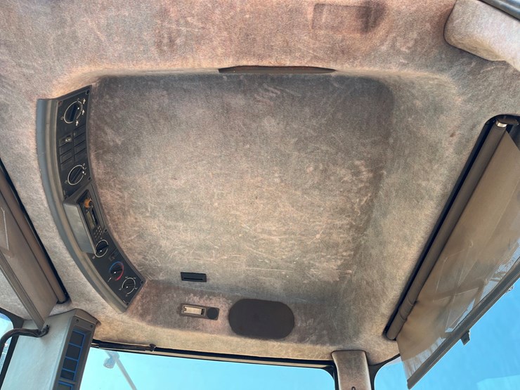 2002-new-holland-tj375-image-18