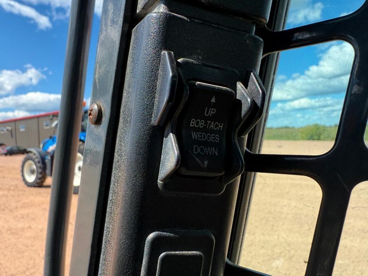 2018-bobcat-s770-image-35