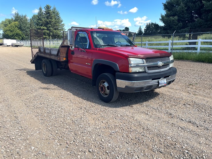 2004-chevrolet-silverado-3500-image-7
