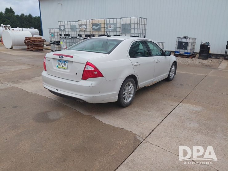 2012-ford-fusion-(pz13777)-image-3