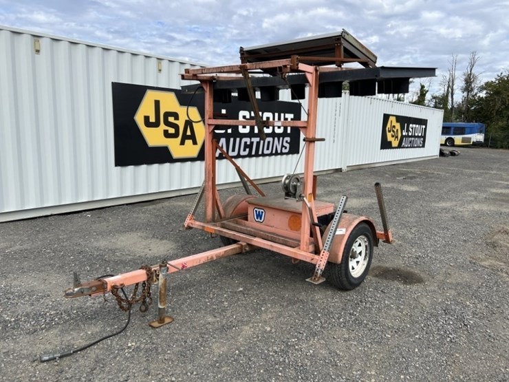 2004-wanco-towable-arrow-board-image-1